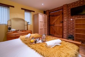 Bedroom- click for photo gallery